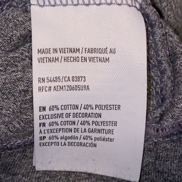 American Eagle Outfitters 🦅 Legend V-Neck T-Shirt in Heather Grey size Small - Picture 12 of 14